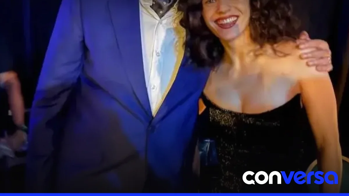 Rosalía recibe el Premio Billboard Salón de la Fama en los Premios Billboard de la Música Latina.