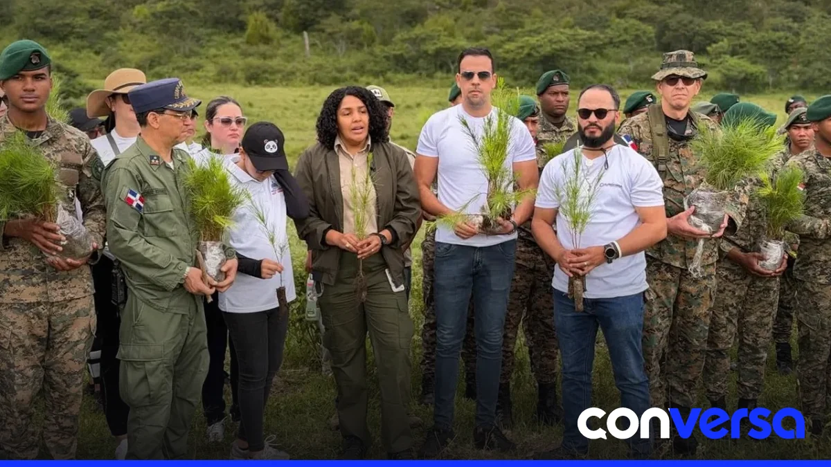 Voluntarios y colaboradores de Alfridomsa participan en jornada de reforestación en Constanza.