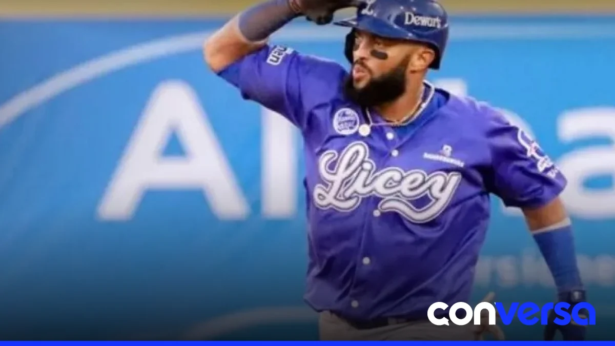 Emilio Bonifacio en una actividad relacionada con su carrera deportiva.