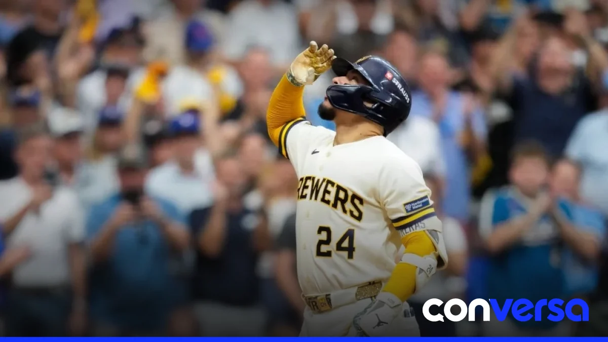 William Contreras celebra su jonrón en el segundo partido de la Serie de Campeonato.