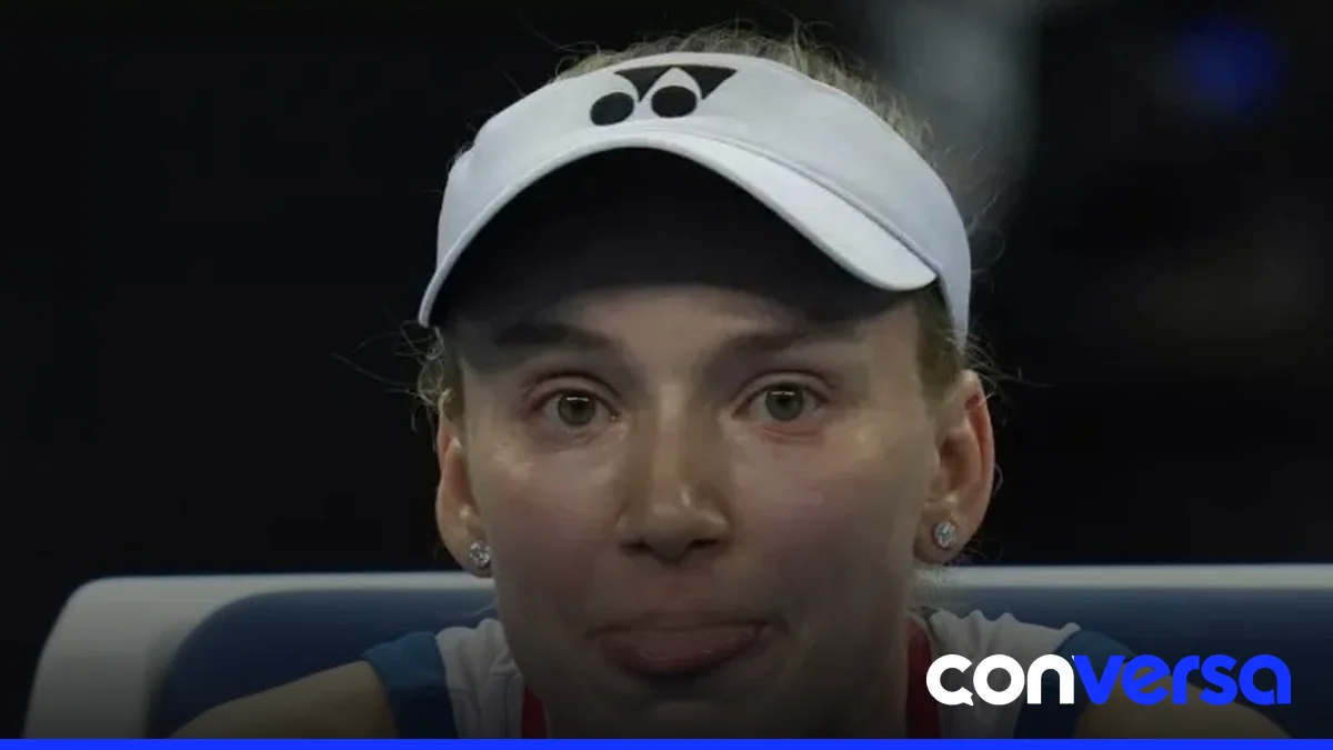 Elena Rybakina se retira de cuartos en el Abierto Pan Pacific en Tokio.