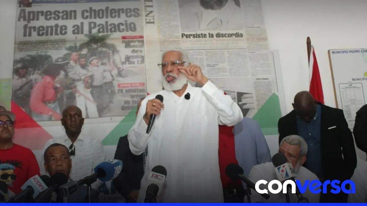 Choferes del transporte público en Santo Domingo.