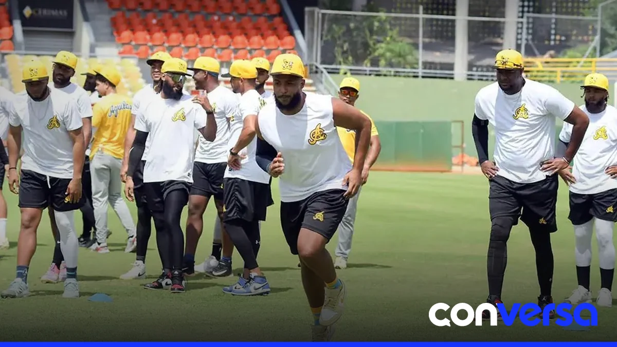 Jugadores de las Águilas Cibaeñas en entrenamiento durante la pretemporada.