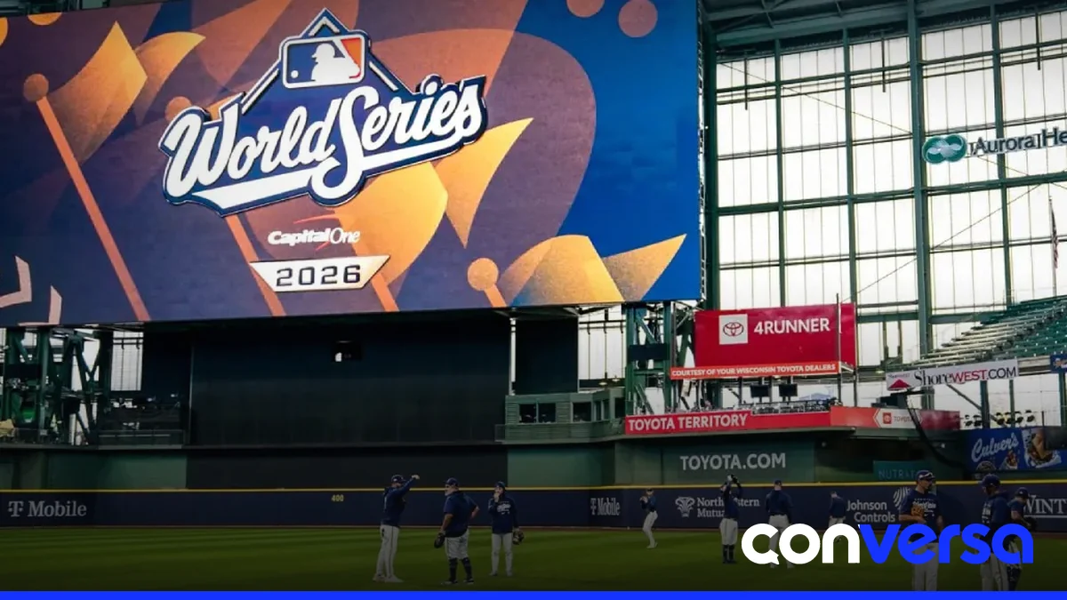 Jugadores de Tampa Bay Rays y Milwaukee Brewers en el American Family Field.
