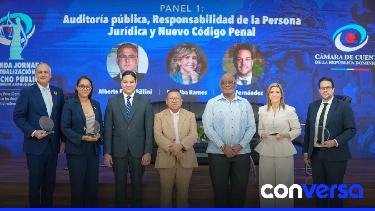 Foto de la Cámara de Cuentas durante el evento sobre contrataciones públicas y corrupción.
