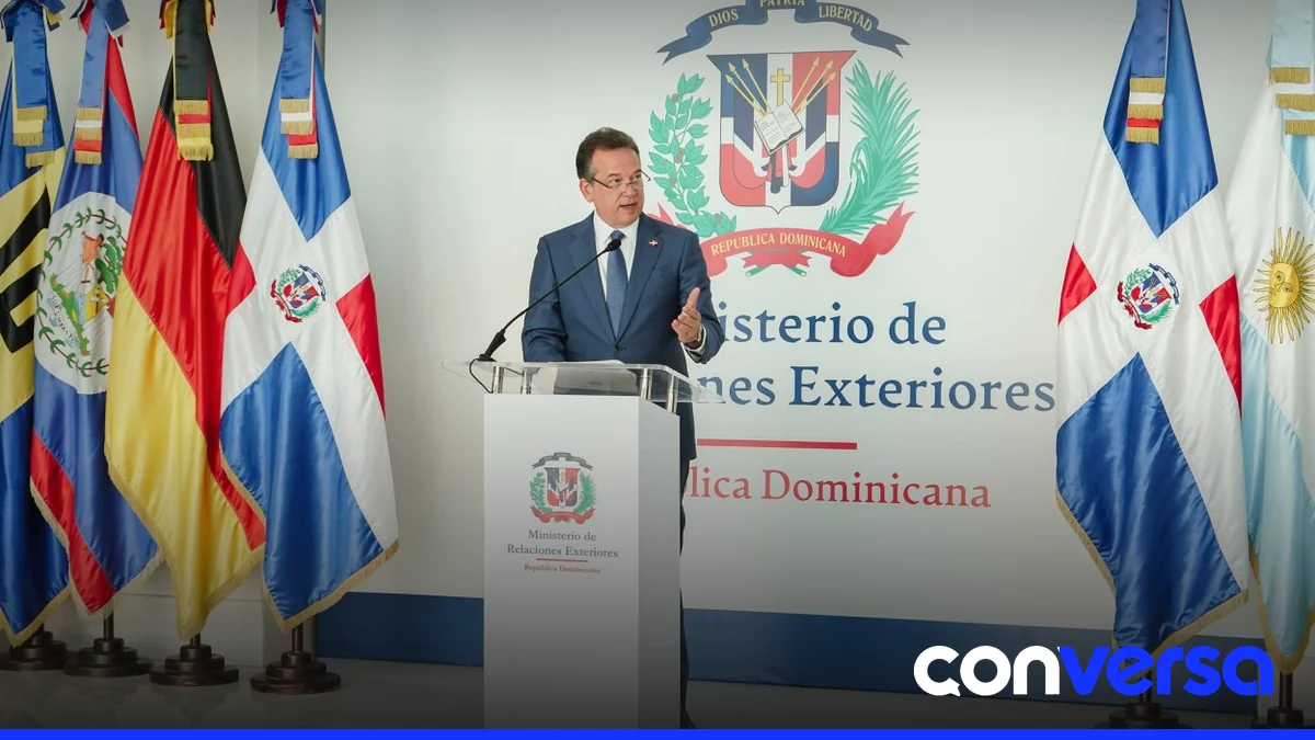 Canciller Víctor Bisonó en reunión con la ministra canadiense de Relaciones Exteriores, Anita Anand.