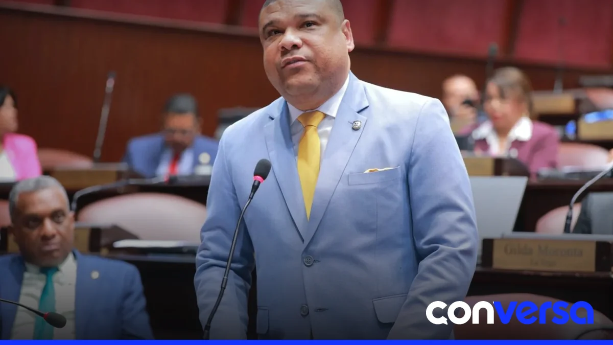 Imagen de una biblioteca pública en República Dominicana.
