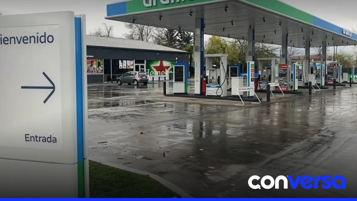 Imagen de un buque en el estrecho de Ormuz, zona de tensión en Oriente Medio.
