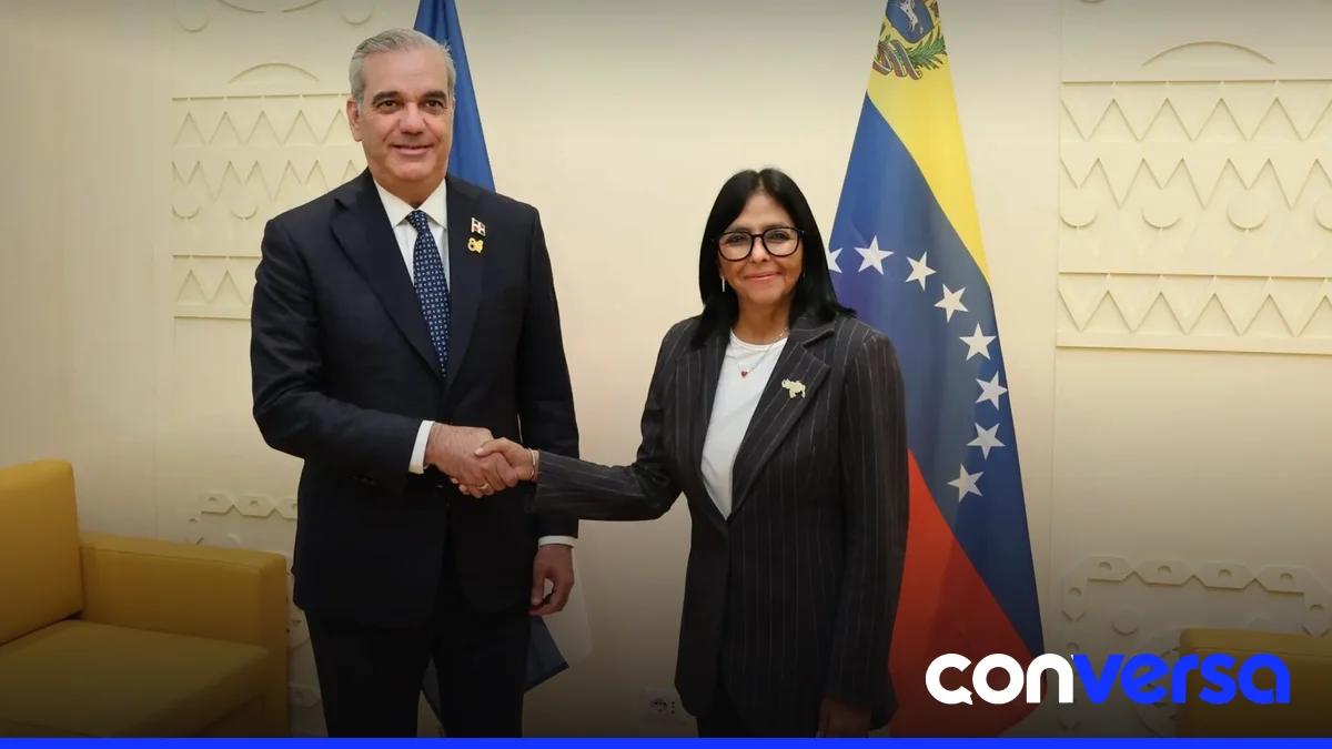 Foto del encuentro entre el presidente Luis Abinader y la presidenta encargada Delcy Rodríguez en Roma.