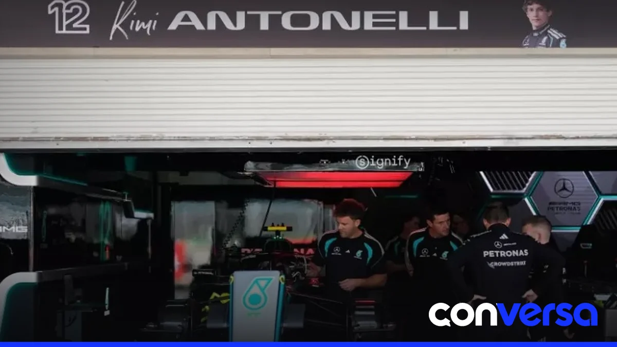Kimi Antonelli en la pista durante una carrera de Fórmula 1.