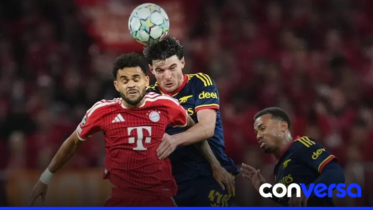 Jugadores del Bayern Múnich y Arsenal en partido de Liga de Campeones.