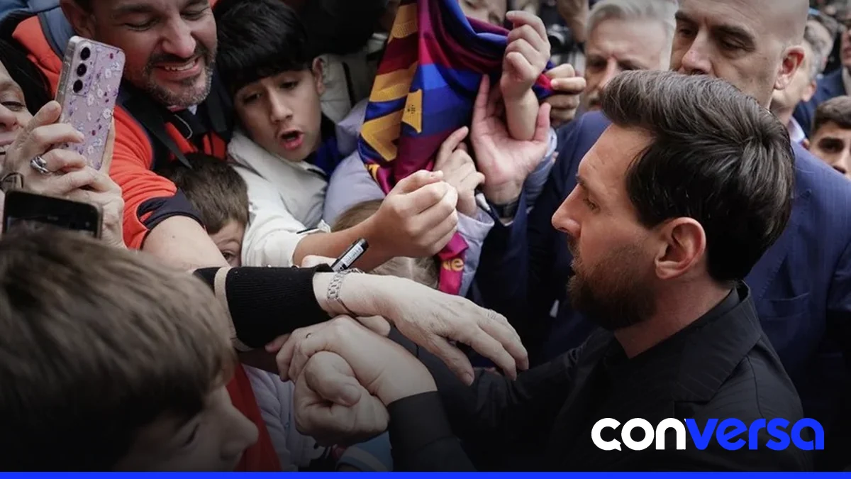 Lionel Messi es recibido por seguidores en Oviedo antes de ser galardonado con el Premio Princesa de Asturias de los Deportes 2026.