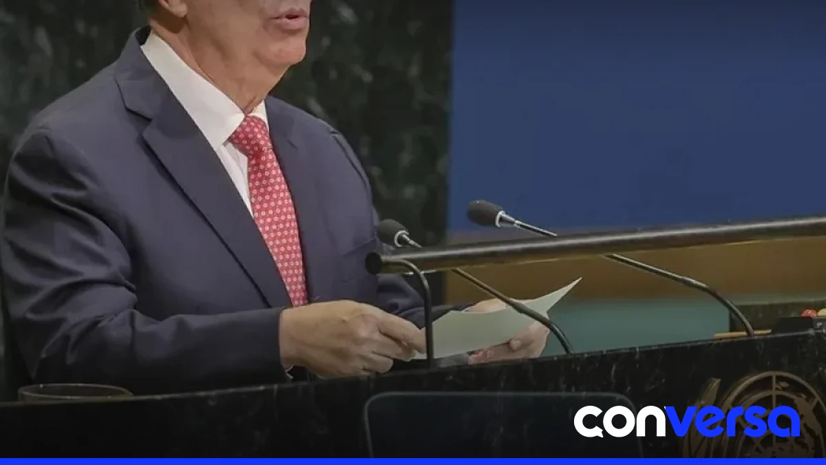 Diplomáticos de Estados Unidos y Cuba en la Asamblea General de la ONU durante un debate sobre el embargo económico.