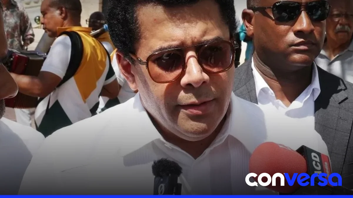 Ministro de Turismo, David Collado, durante una entrevista en Santo Domingo.