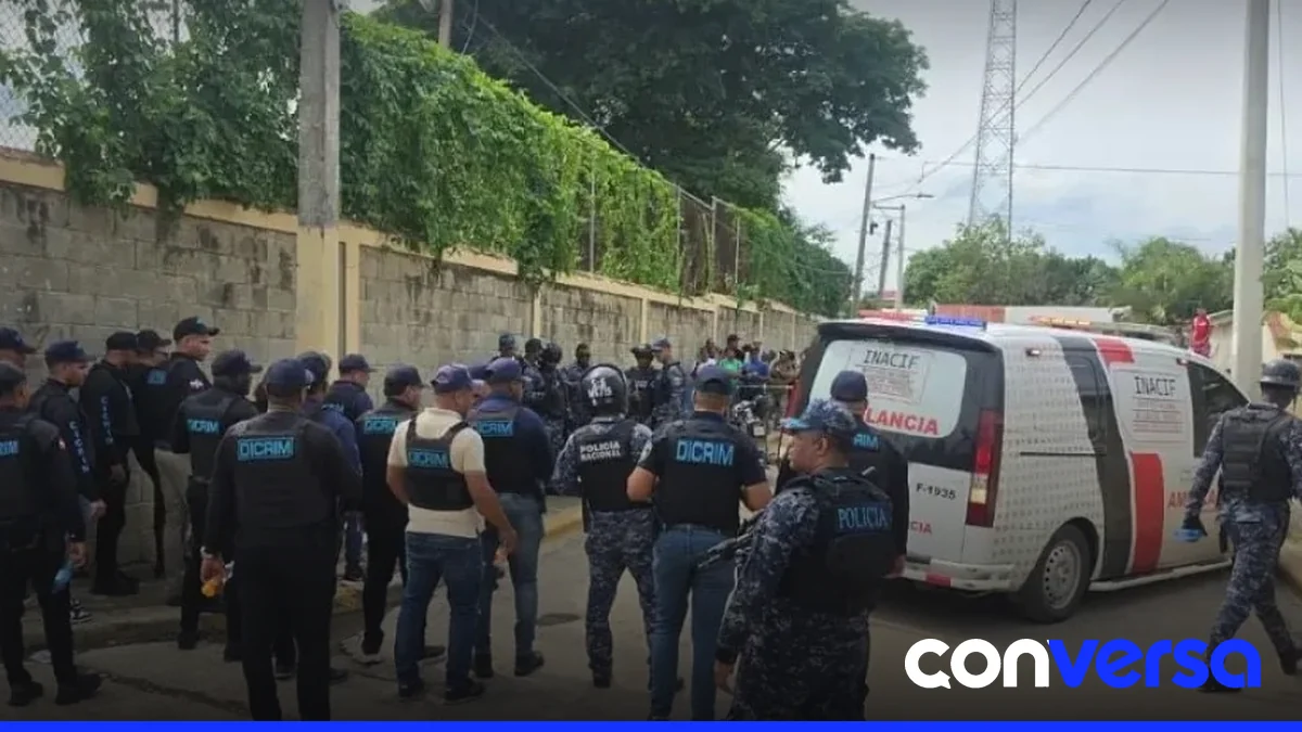 Agente policial en servicio en la provincia Santiago.