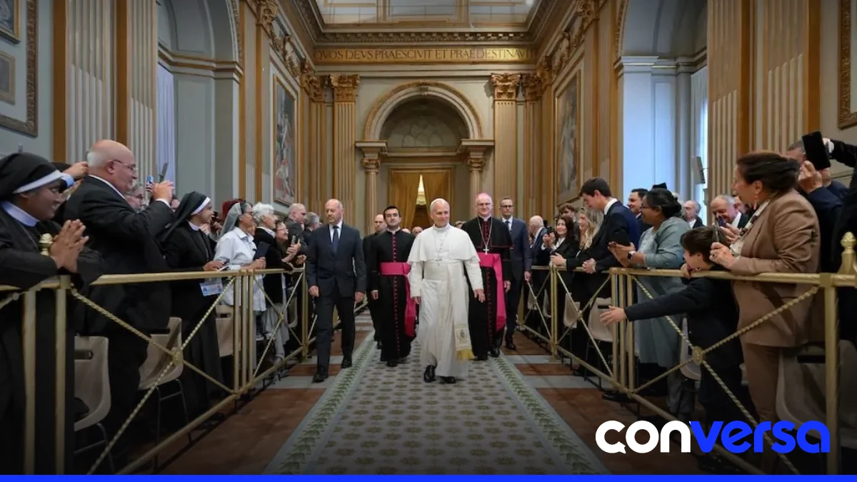 Imagen del Papa León XIV en una reunión con arzobispos durante su agenda diaria.