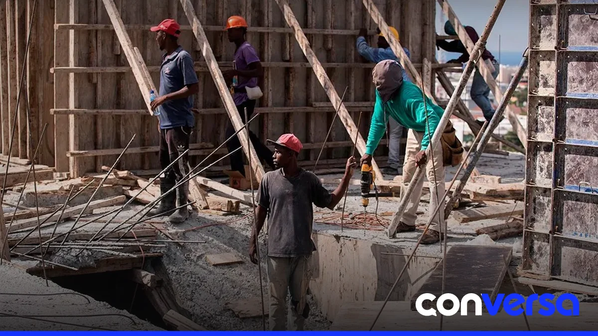Trabajadores en una obra de construcción en Punta Cana.