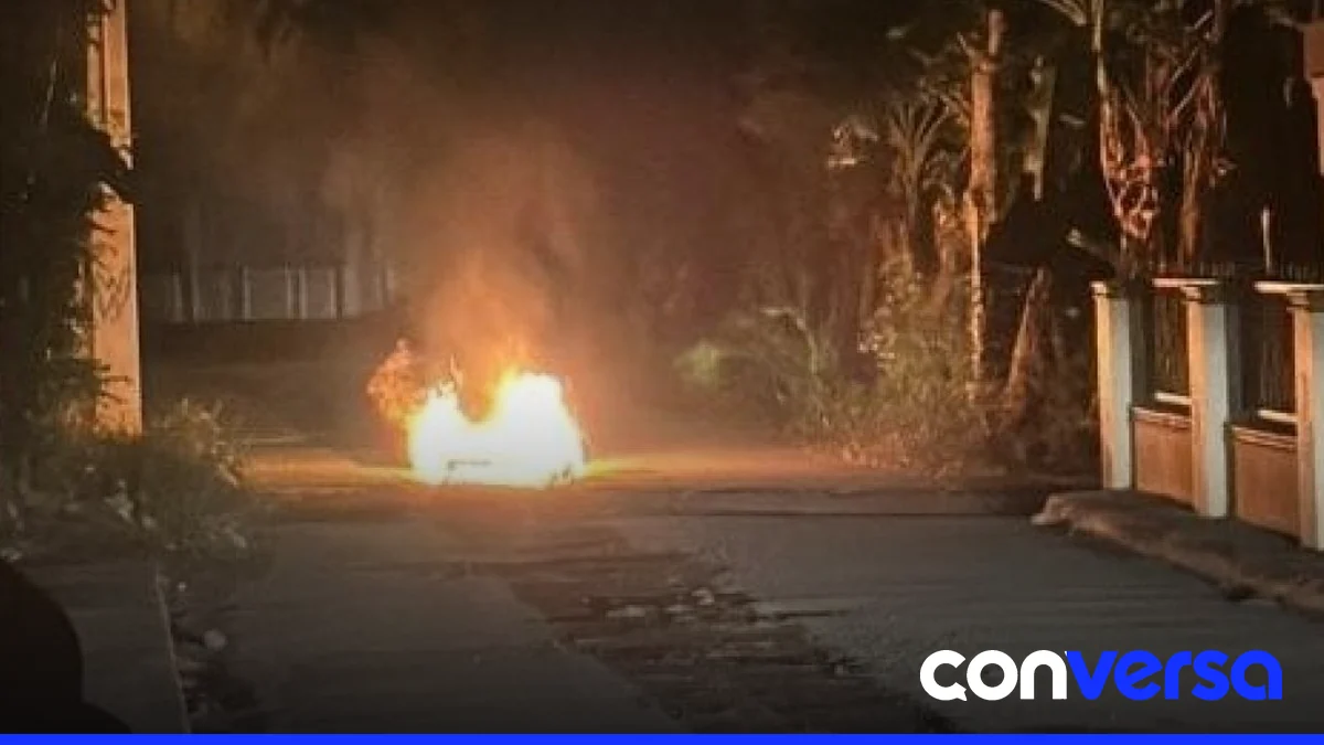 Protestas en las calles de Tenares y Salcedo por apagones y altas facturas eléctricas.