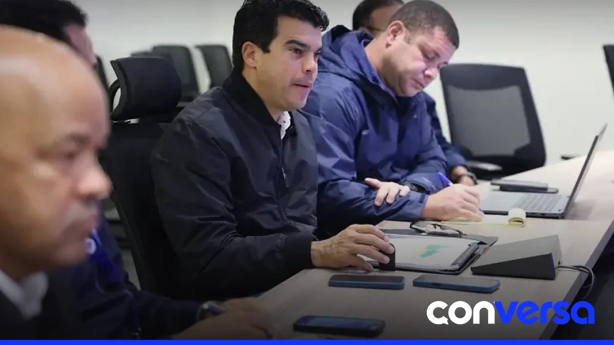 Imagen del Comité de Emergencias del INAPA en reunión para abordar los efectos de la vaguada.