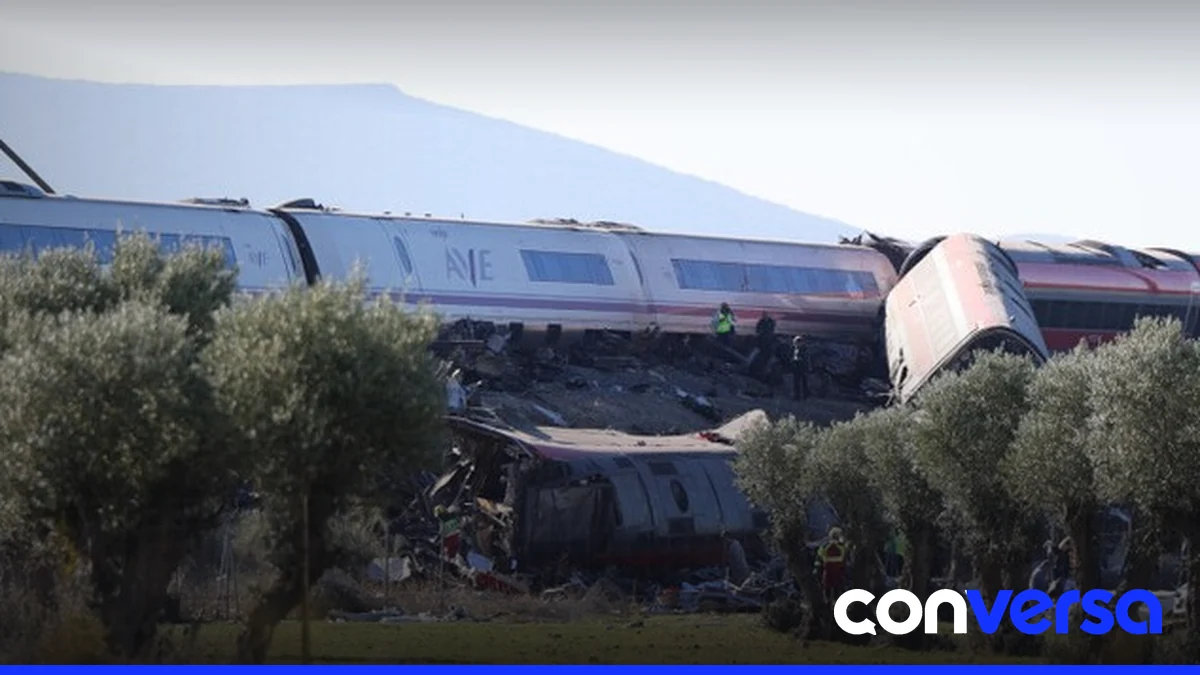 Imagen de un tren de alta velocidad en la provincia de Toledo, España.