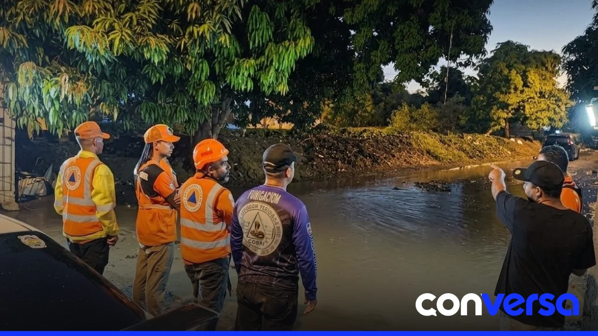 Imagen de un aguacero en una zona del Cibao.