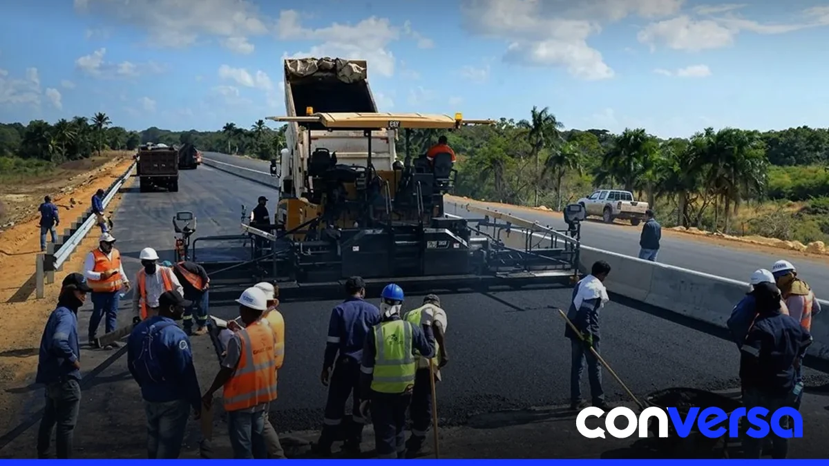 Imagen de una obra pública en construcción en la provincia de Pedernales.
