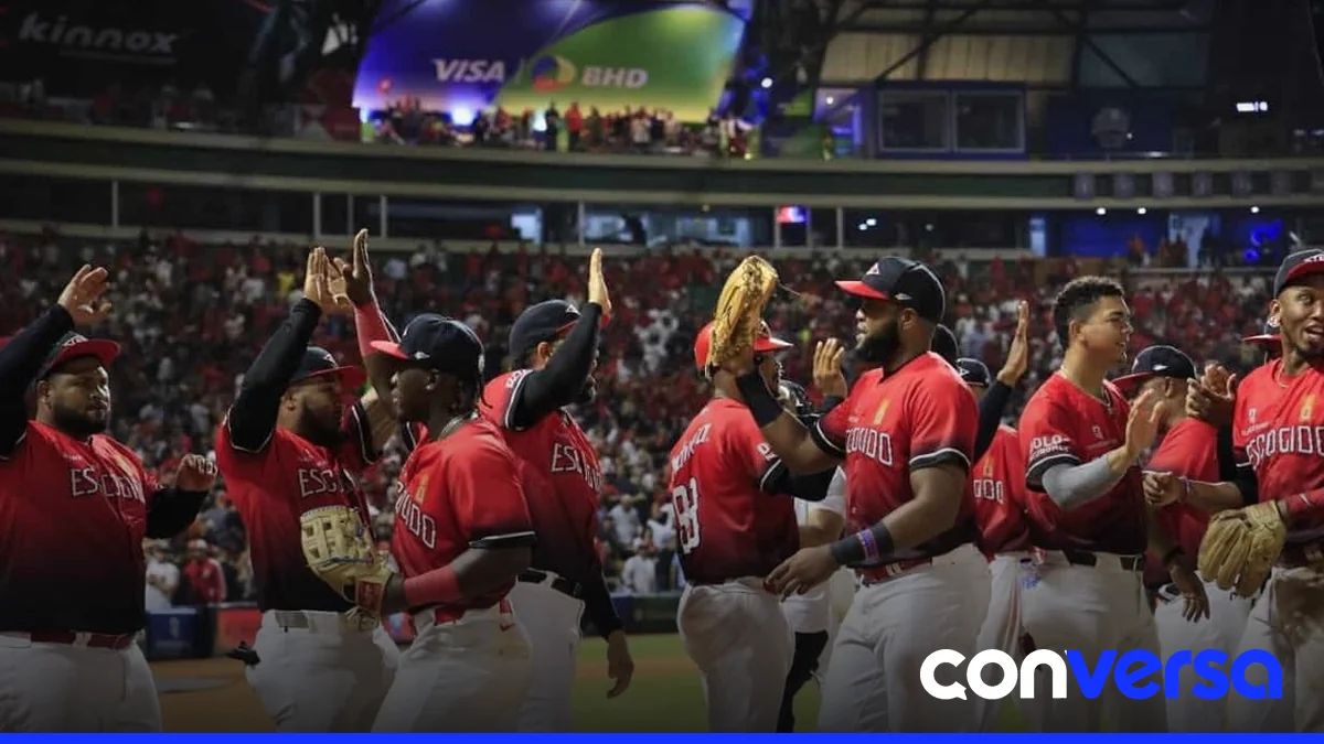 Jugadores de la Liga Dominicana de Béisbol en entrenamiento.